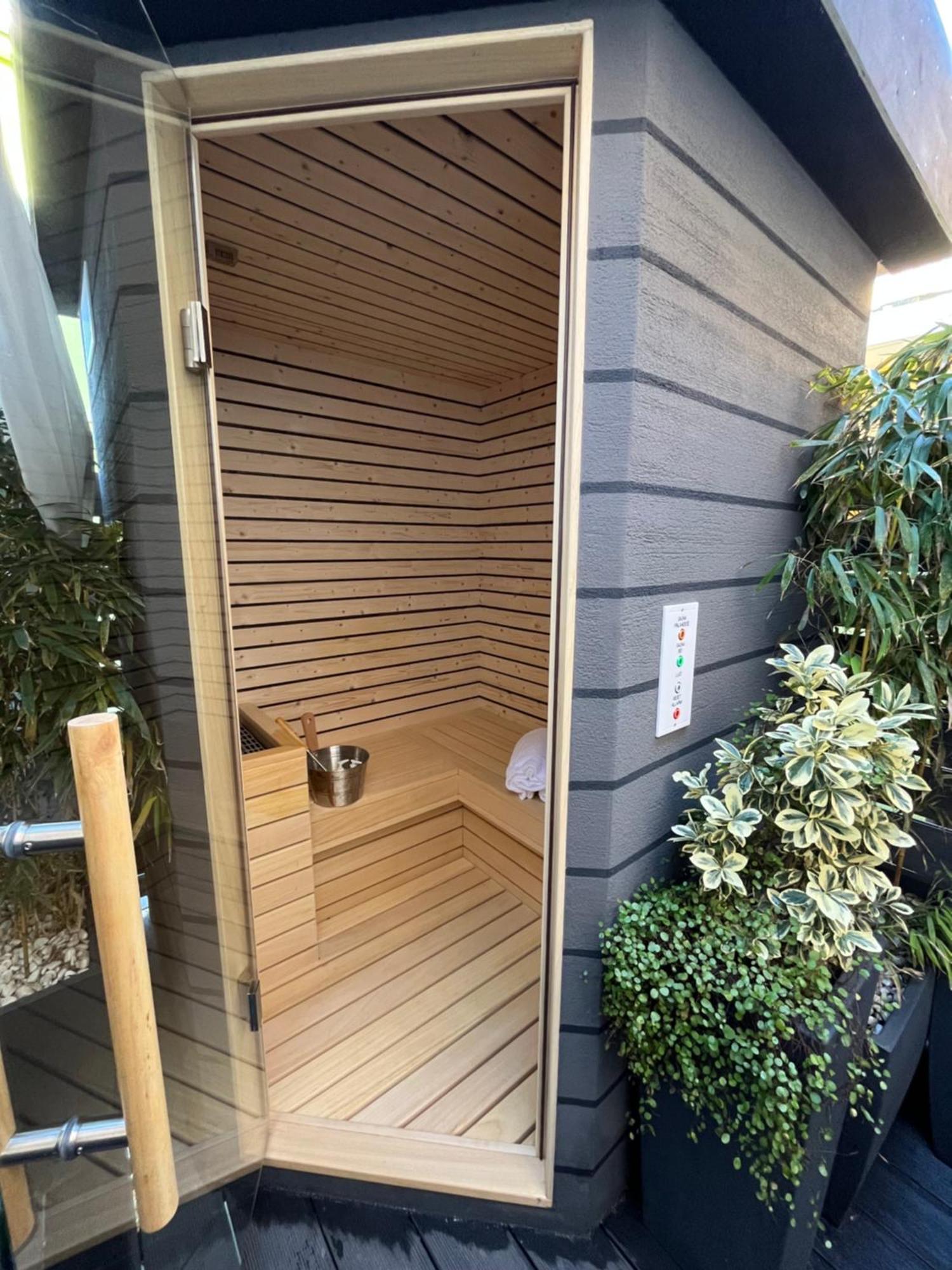 Sea Garden Apartments & Rooms Градо Екстериор снимка